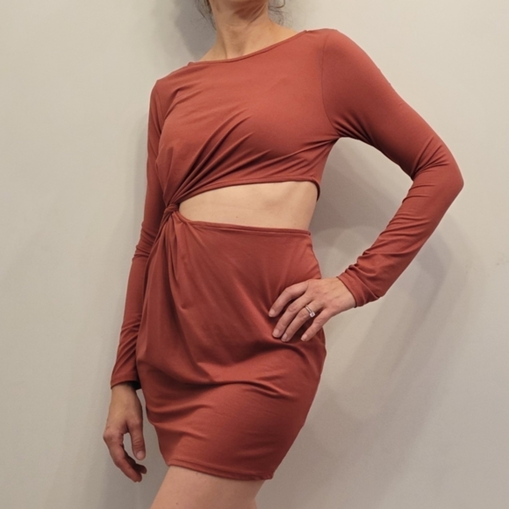 Blue Blush side cut out bodycon dress size Medium - Picture 4 of 9